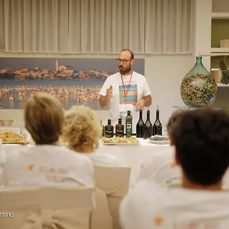 Отель Hotel Corona 3*