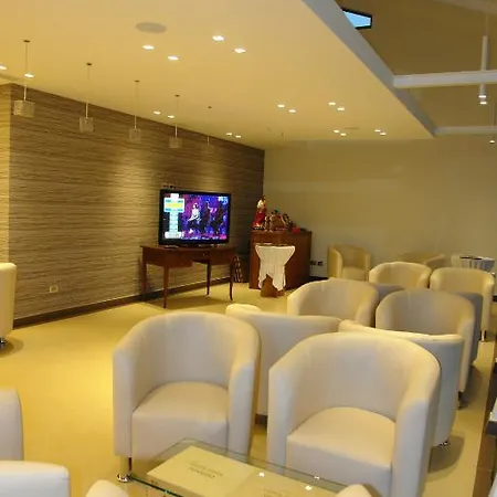 Hotell Hotel Corona 3*