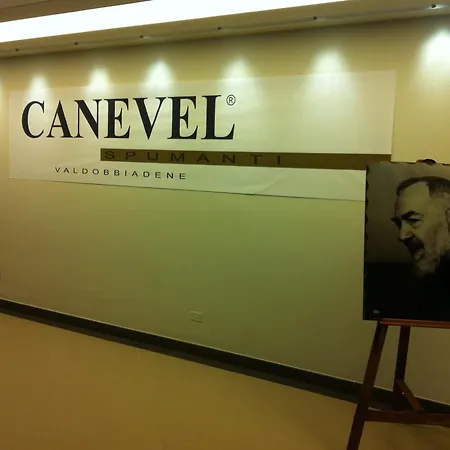 Hotell Hotel Corona 3*