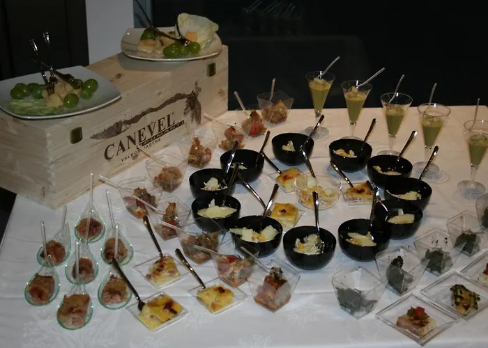 Отель Hotel Corona